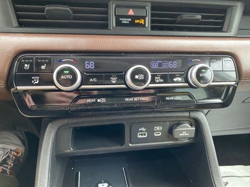 Used 2023 Honda Pilot Elite image 16