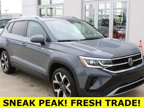 Certified 2023 Volkswagen Taos SEL AWD/4WD image 1