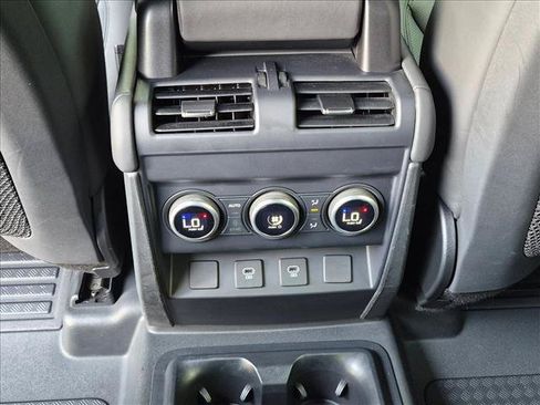 Certified 2025 Land Rover Defender 130 X-Dynamic SE AWD/4WD image 18