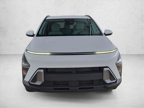 Used 2025 Hyundai Kona SEL FWD image 2