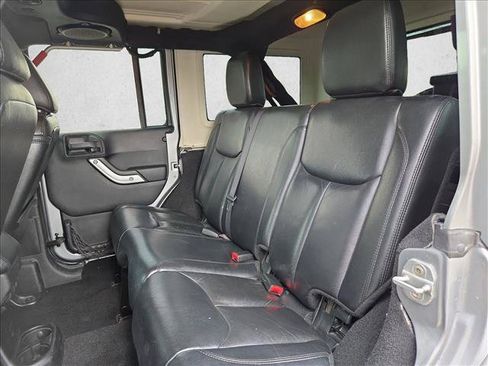 Used 2013 Jeep Wrangler Unlimited Rubicon AWD/4WD image 16