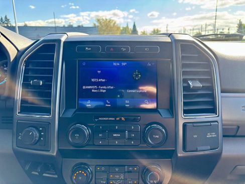 Used 2022 Ford F350 XLT w/ XLT Value Package AWD/4WD image 27