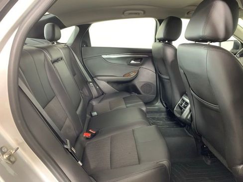 Used 2015 Chevrolet Impala LT w/ Convenience Package FWD image 22