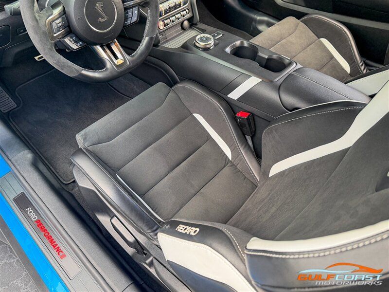 Used 2022 Ford Mustang Shelby GT500 w/ Carbon Fiber Track Pack RWD image 22