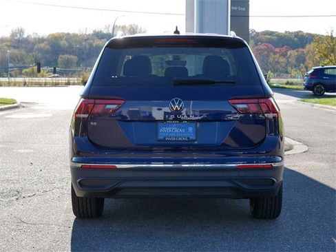 Certified 2022 Volkswagen Tiguan SE image 6