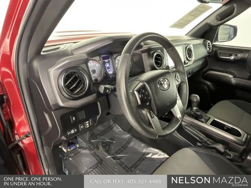 Used 2022 Toyota Tacoma TRD Sport w/ Technology Package image 32