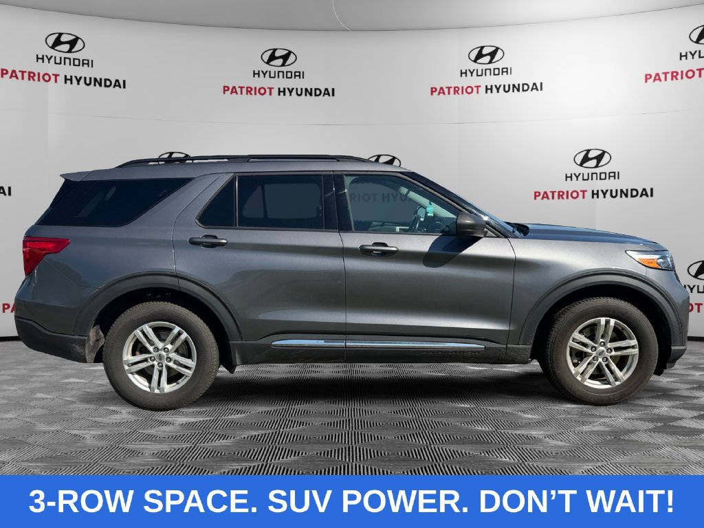 Used 2021 Ford Explorer XLT w/ Equipment Group 202A AWD/4WD image 2