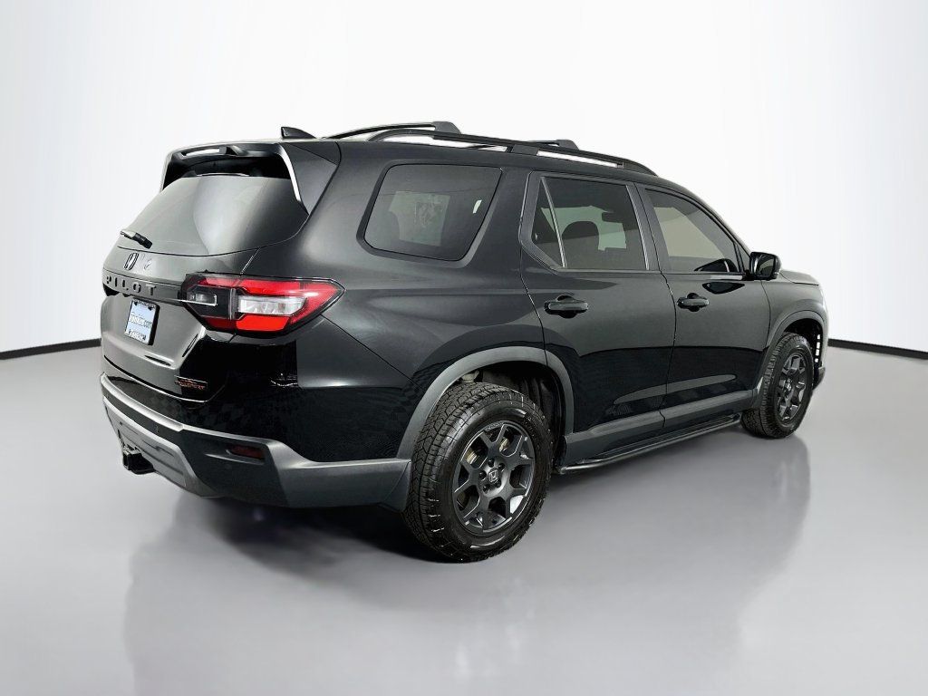 Used 2023 Honda Pilot TrailSport image 8