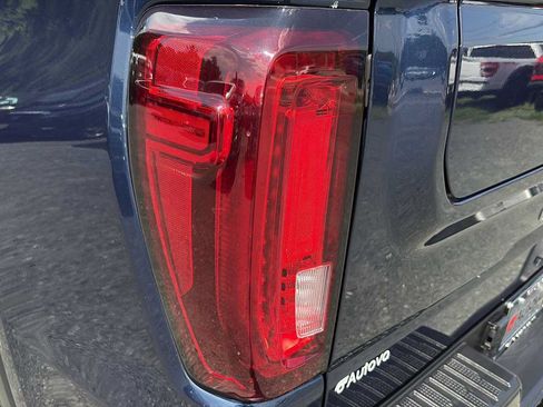 Used 2023 GMC Sierra 1500 Denali w/ Denali Reserve Package AWD/4WD image 11