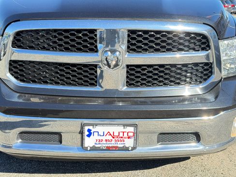 Used 2018 RAM 1500 Classic SLT w/ Luxury Group image 98