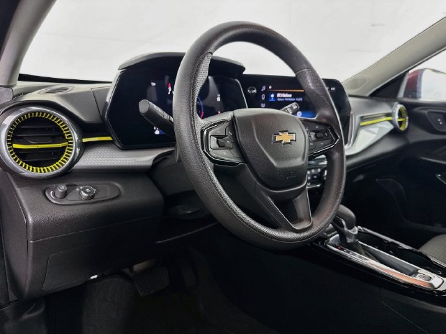 Used 2024 Chevrolet Trax LT FWD image 20