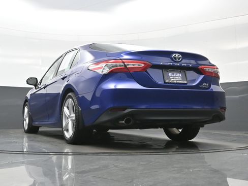 Used 2018 Toyota Camry XLE w/ Four Season Floor Mat Package FWD image 28