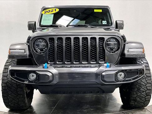 Used 2021 Jeep Wrangler Unlimited Sahara image 3