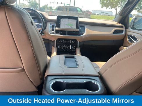 Used 2023 Chevrolet Suburban Premier w/ Advanced Technology Package AWD/4WD image 25