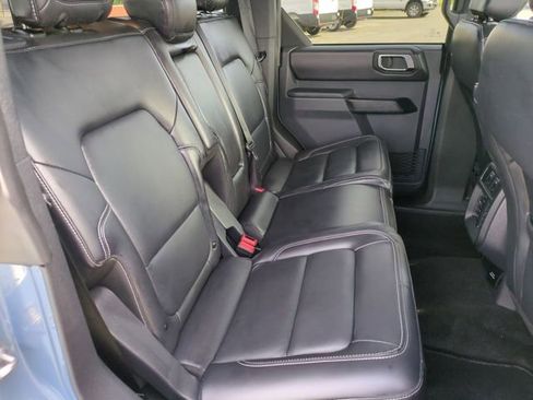 Used 2025 Ford Bronco Outer Banks AWD/4WD image 32