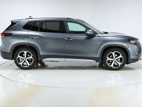 New 2026 Volkswagen Tiguan SE image 48