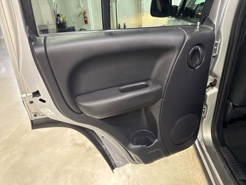 Used 2003 Jeep Liberty Sport image 29