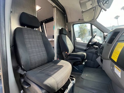 Used 2018 Mercedes-Benz Sprinter 2500 image 12