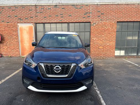 Used 2019 Nissan Kicks SR FWD image 14