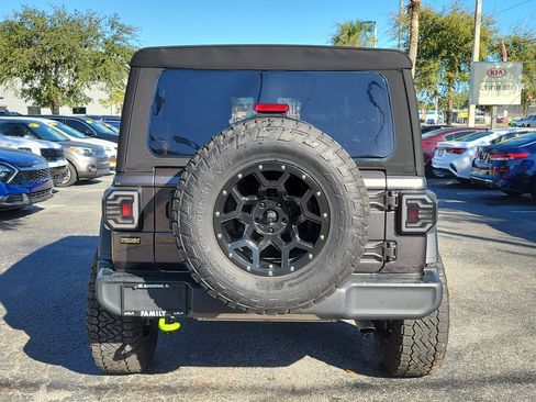 Used 2024 Jeep Wrangler Sport S image 5