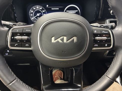 Used 2023 Kia Sorento SX image 23