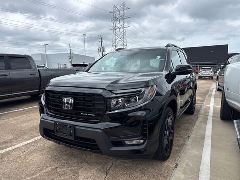 Used 2025 Honda Passport Black Edition image 4