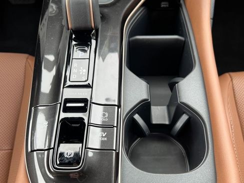 New 2026 Toyota Crown Signia image 25