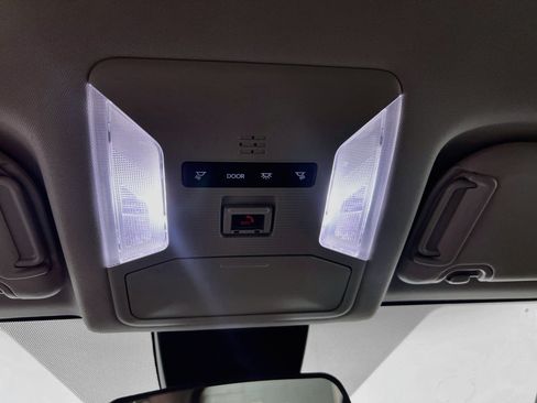 Used 2025 Toyota RAV4 XLE FWD image 21