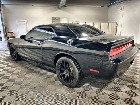Used 2014 Dodge Challenger SXT w/ Sport Appearance Package image 8