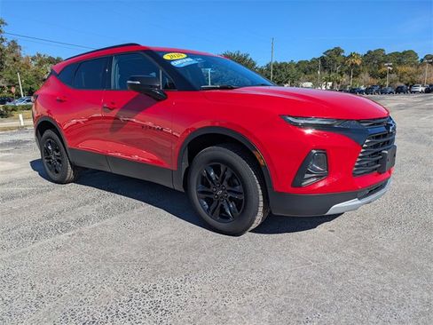 Used 2020 Chevrolet Blazer LT image 2
