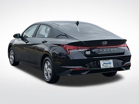 Used 2023 Hyundai Elantra SE image 8