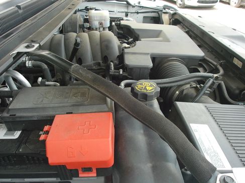Used 2018 Chevrolet Tahoe LT w/ Luxury Package RWD image 49