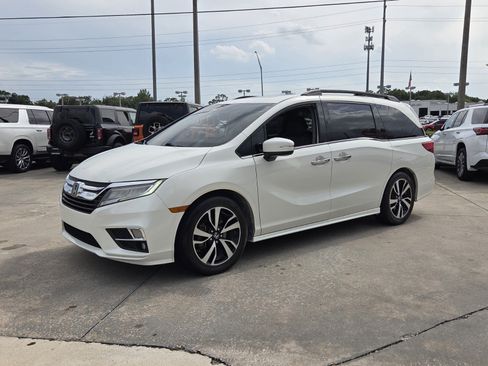 Used 2018 Honda Odyssey Elite image 3