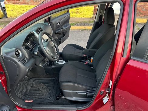 Used 2019 Nissan Versa SV image 10