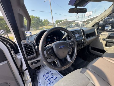 Used 2022 Ford F550 4x4 Crew Cab Super Duty w/ Power Equipment Group image 11