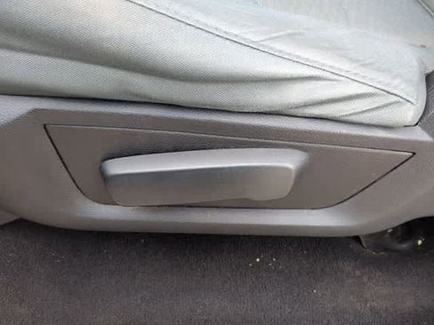 Used 2014 RAM 1500 Express RWD image 17