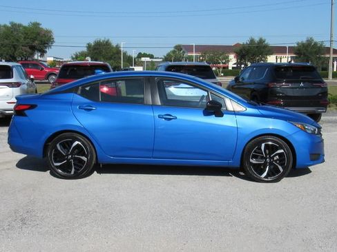 Used 2024 Nissan Versa SR FWD image 2