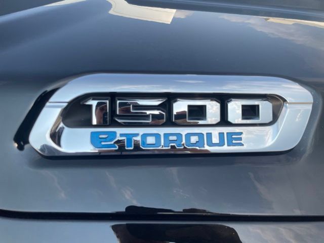 Used 2023 RAM 1500 Big Horn AWD/4WD image 3
