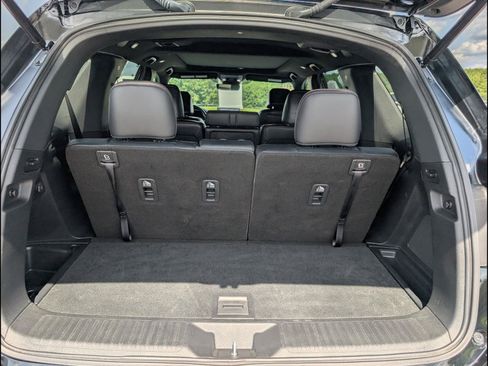 Used 2025 Honda Pilot Black Edition image 18