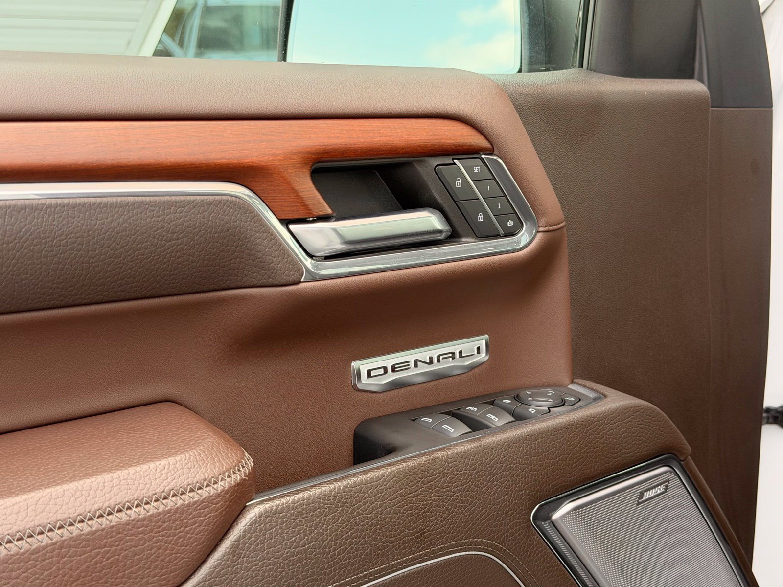 Used 2023 GMC Sierra 1500 Denali AWD/4WD image 17
