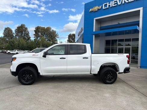 Used 2025 Chevrolet Silverado 1500 Custom Trail Boss AWD/4WD image 2