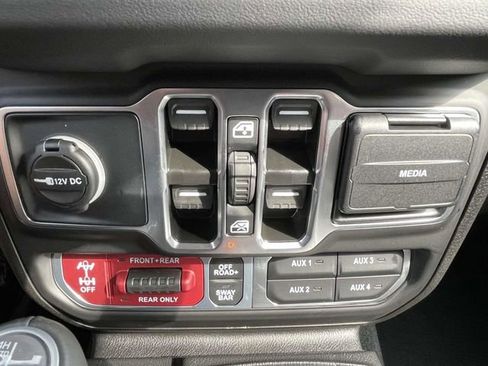 Used 2025 Jeep Wrangler Unlimited Rubicon 392 AWD/4WD image 23