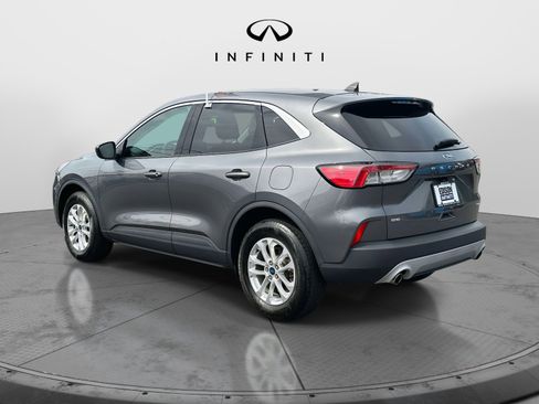 Used 2022 Ford Escape SE w/ Cold Weather Package image 5