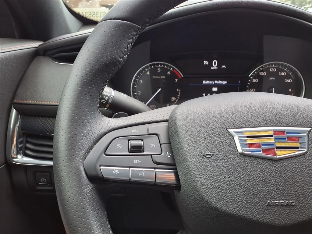 Used 2023 Cadillac XT4 Sport FWD image 27