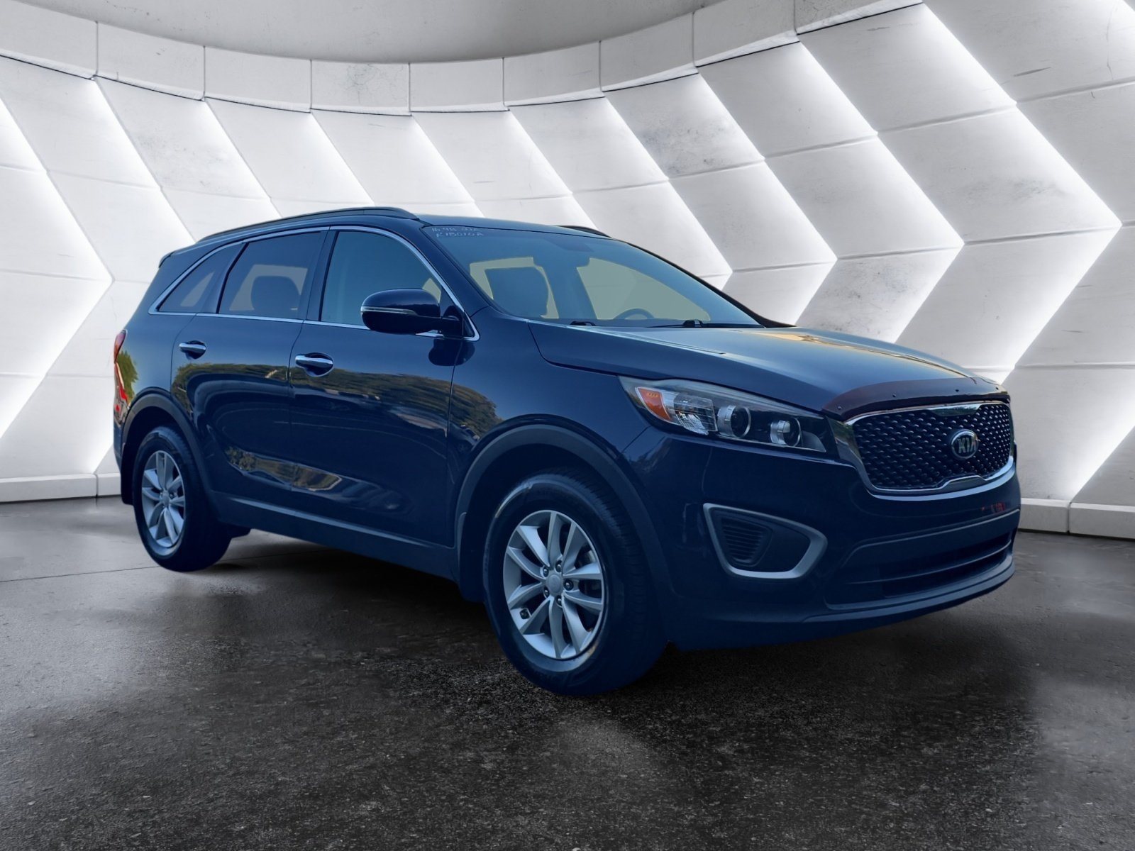 Used 2016 Kia Sorento 2WD LX w/ LX Convenience Package image 7