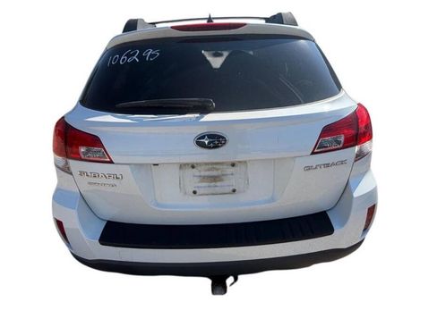 Used 2013 Subaru Outback 2.5i Limited w/ Moonroof Pkg AWD/4WD image 4