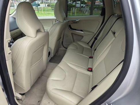 Used 2017 Volvo XC60 T5 Inscription FWD image 9