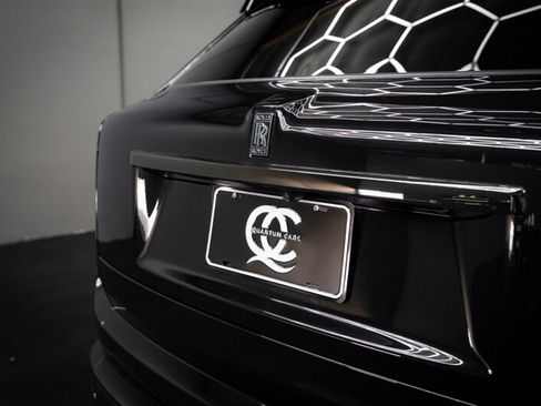 Used 2023 Rolls-Royce Cullinan Black Badge w/ Dark Exterior Package AWD/4WD image 17