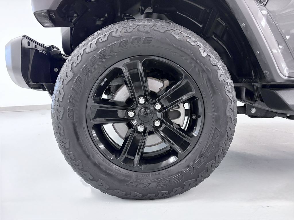 Used 2022 Jeep Wrangler Unlimited Sahara AWD/4WD image 10
