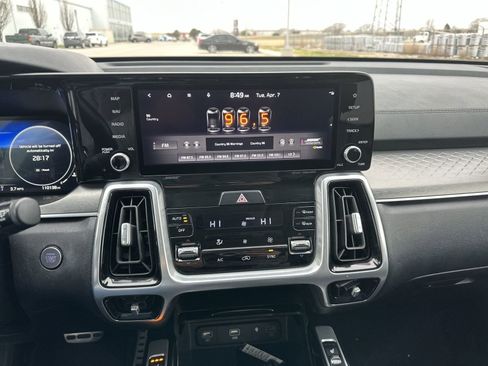 Used 2022 Kia Sorento SX FWD image 13